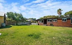 'The Love Shack' Pet-Friendly Beach Bungalow